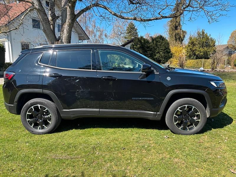 Gebraucht Jeep Compass 179 PS (131 kW) 2022 Schwarz SUV