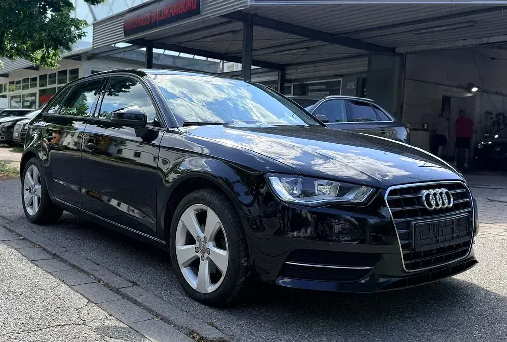 Gebraucht Audi A3 Attraction 150 PS (110 kW) 2014 Schwarz Limousine