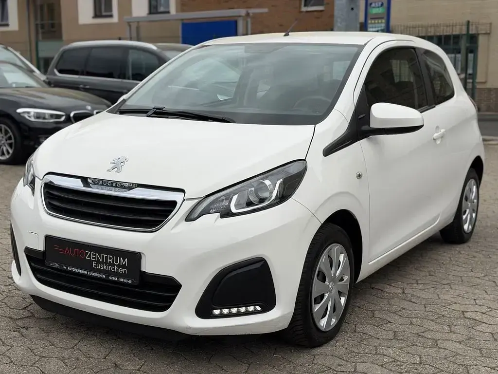 Gebraucht Peugeot 108 Active 72 PS (52 kW) 2019 Blanc lipizan Kleinwagen