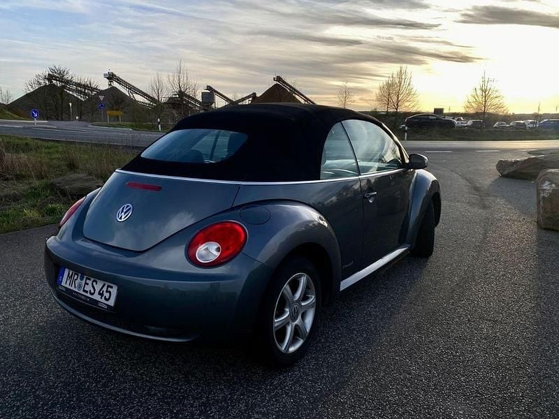 Gebraucht VW New Beetle 102 PS (75 kW) 2010 Grau Kleinwagen