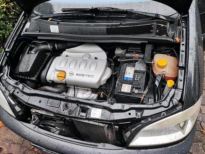 Schwarz Gebraucht 2001 Opel Zafira Van / Kleinbus | 2.500 € (Etwas zu teuer) - Bild 1/4