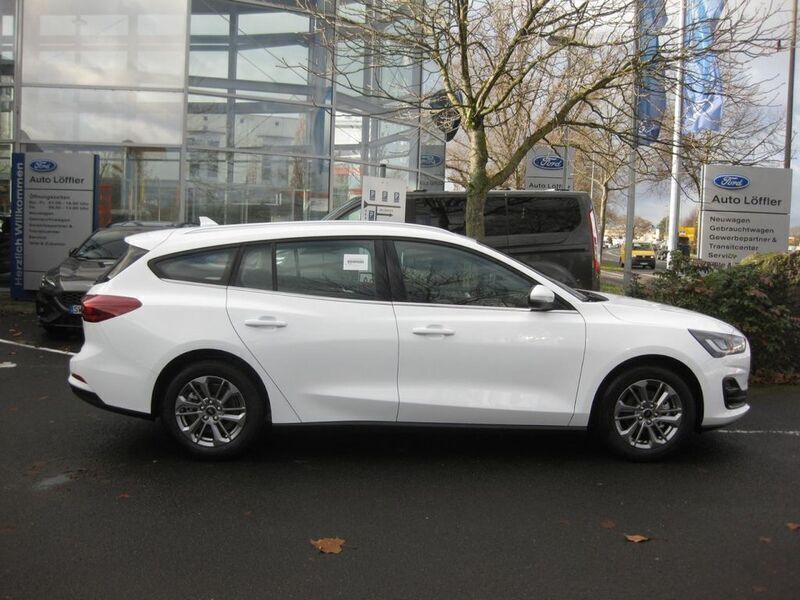 Gebraucht Ford Focus Titanium 125 PS (91 kW) 2023 Frostweiß Kombi