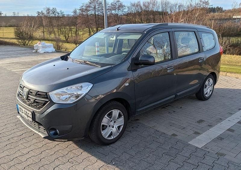 Gebraucht Dacia Lodgy Lauréate 102 PS (75 kW) 2018 Grau Van / Kleinbus