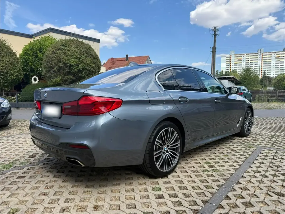Gebraucht BMW 530 Sport Line 265 PS (194 kW) 2017 Silber Limousine