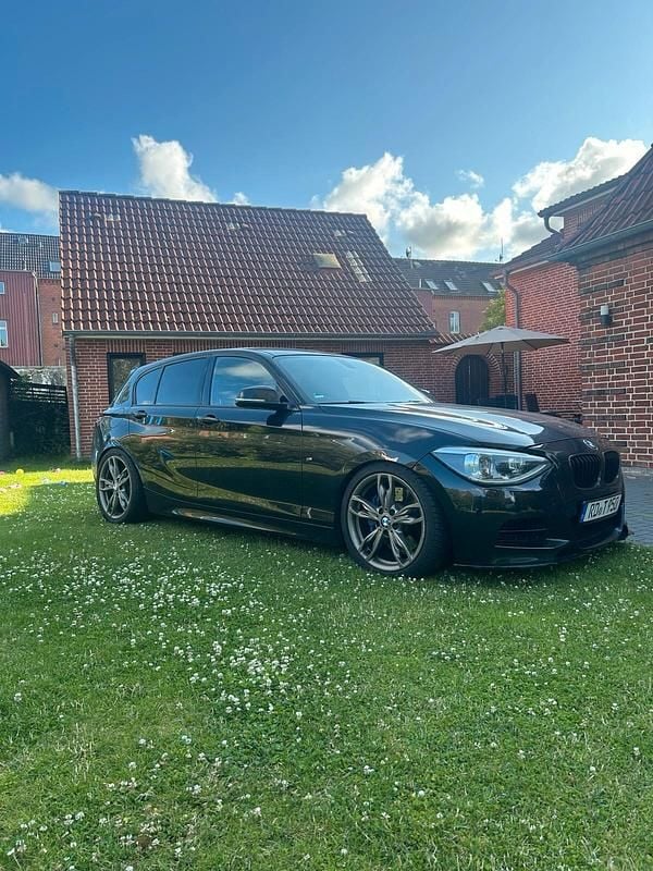 Schwarz Gebraucht 2013 BMW M135 M Performance Kleinwagen | 15.000 € (Fairer Preis) - Bild 1/4