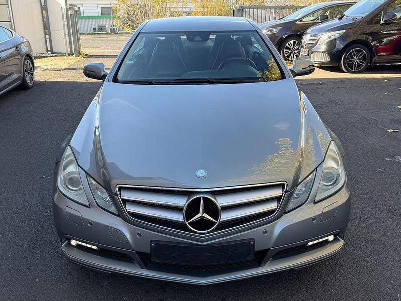 Gebraucht Mercedes E350 231 PS (169 kW) 2009 Silber Coupé
