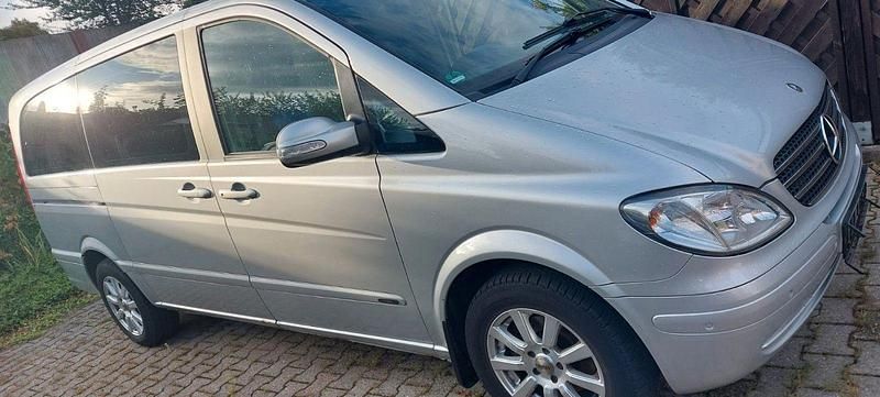 Silber Gebraucht 2004 Mercedes Viano Van / Kleinbus | 5.500 € (Etwas zu teuer) - Bild 1/4