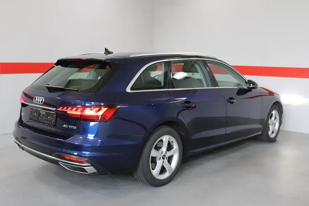 Gebraucht Audi A4 Advanced Plus 204 PS (150 kW) 2022 Blau Kombi