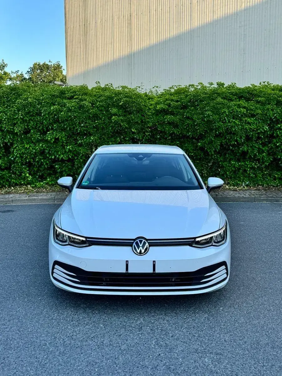 Gebraucht VW Golf VII Style 150 PS (110 kW) 2020 Weiß Limousine