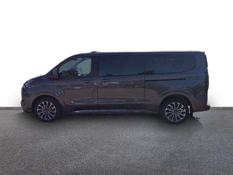Neu Ford Tourneo Titanium 170 PS (125 kW) 2026 Grau Van / Kleinbus