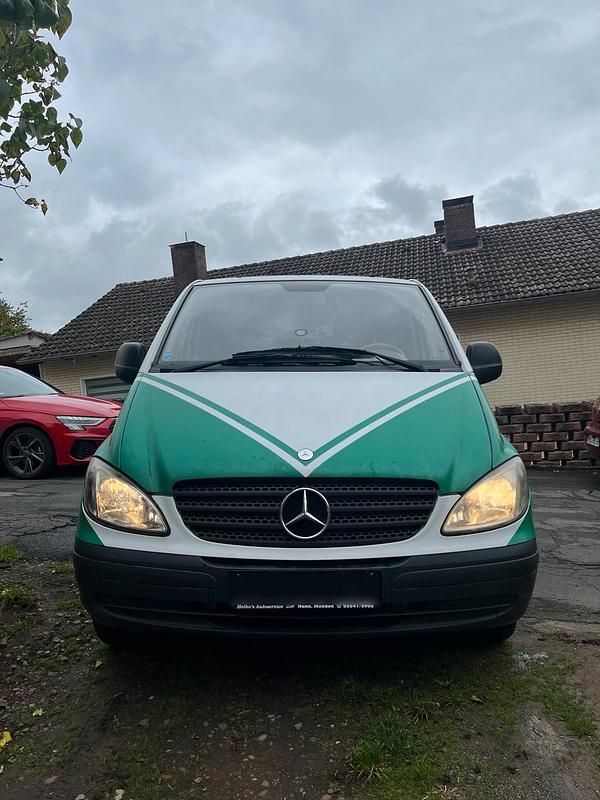 Weiß Gebraucht 2005 Mercedes Vito Van / Kleinbus | 2.100 € - Bild 1/4