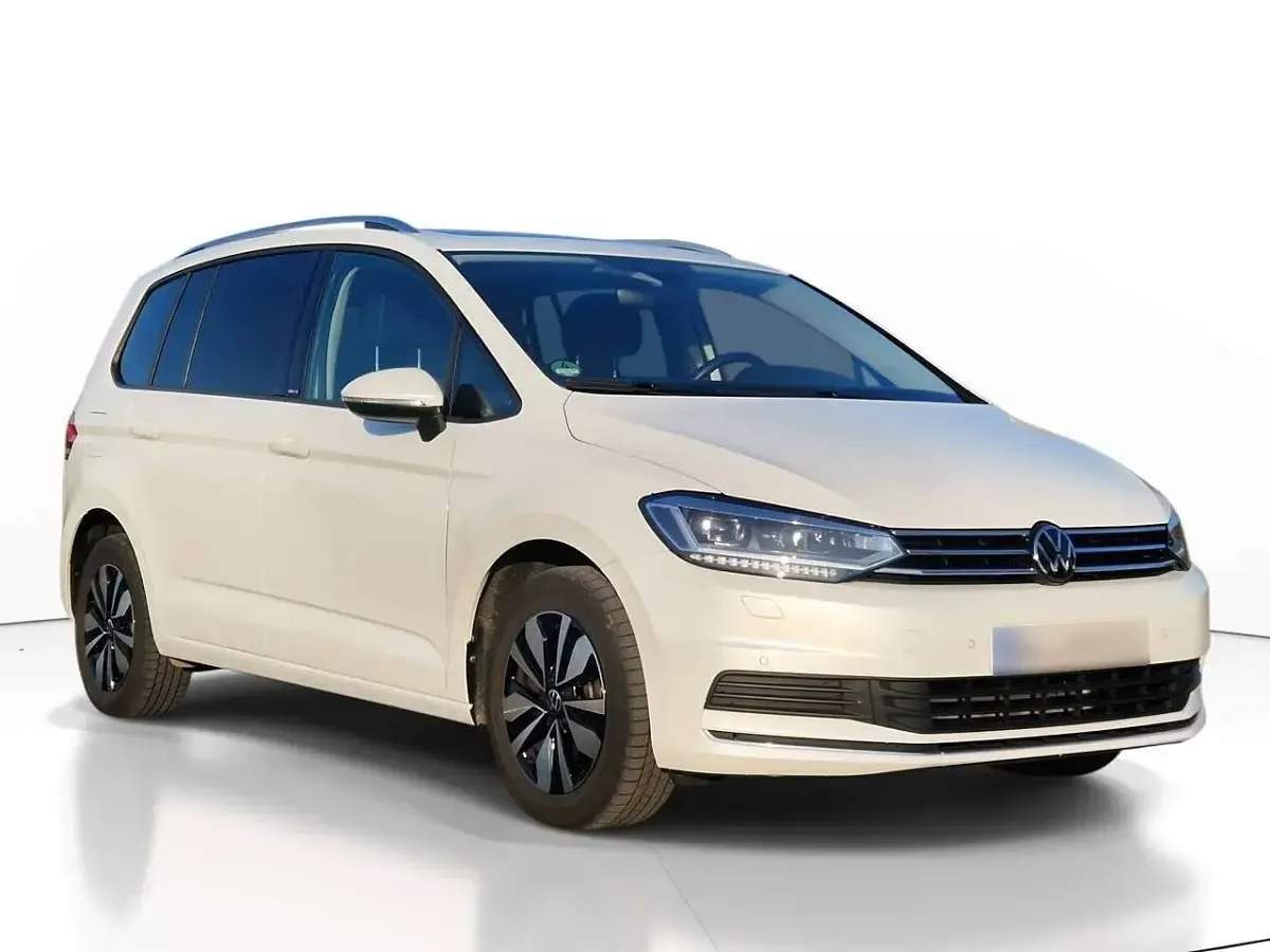 Gebraucht VW Touran Move 122 PS (89 kW) 2024 Oryxweiß perlmutteffekt Van / Kleinbus