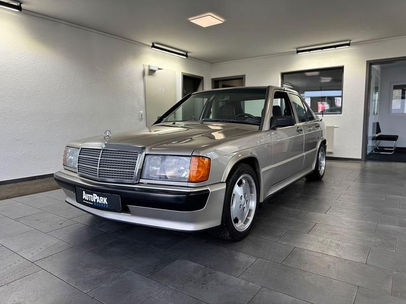 Gebraucht Mercedes 190 170 PS (125 kW) 1986 Beige Limousine