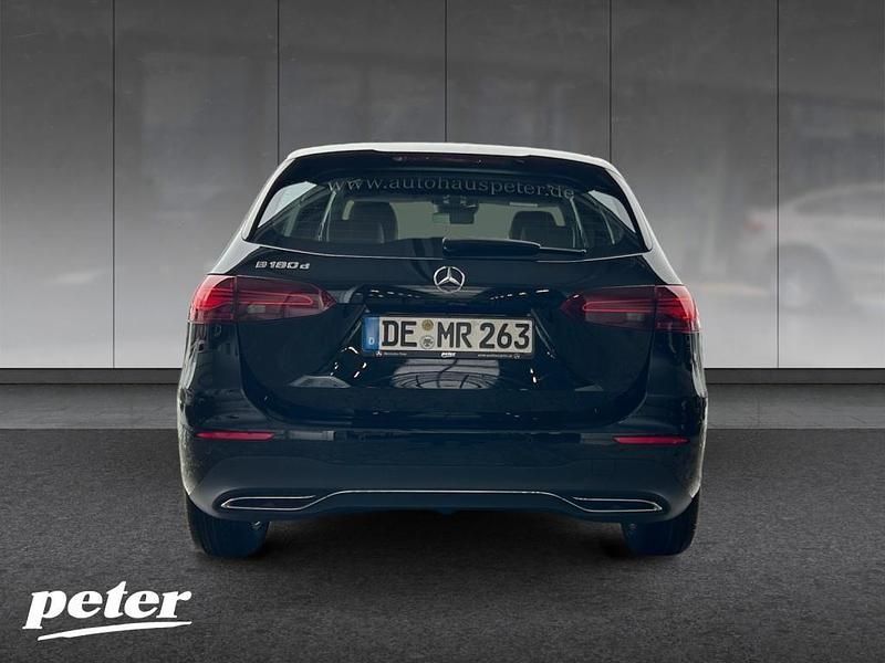 Gebraucht Mercedes B180 Progressive 116 PS (85 kW) 2026 Unilack nachtschwarz Van / Kleinbus