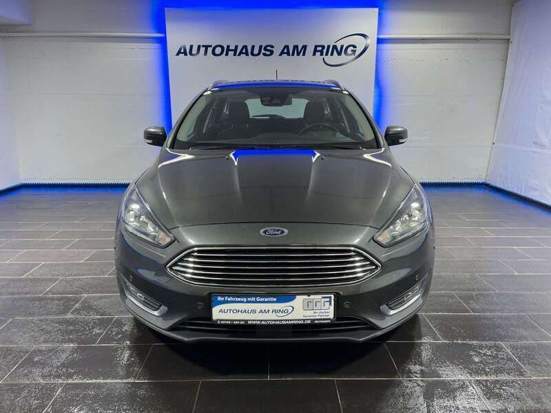 Grau Gebraucht 2018 Ford Focus Titanium Kombi | 9.599 € (Fairer Preis) - Bild 1/4