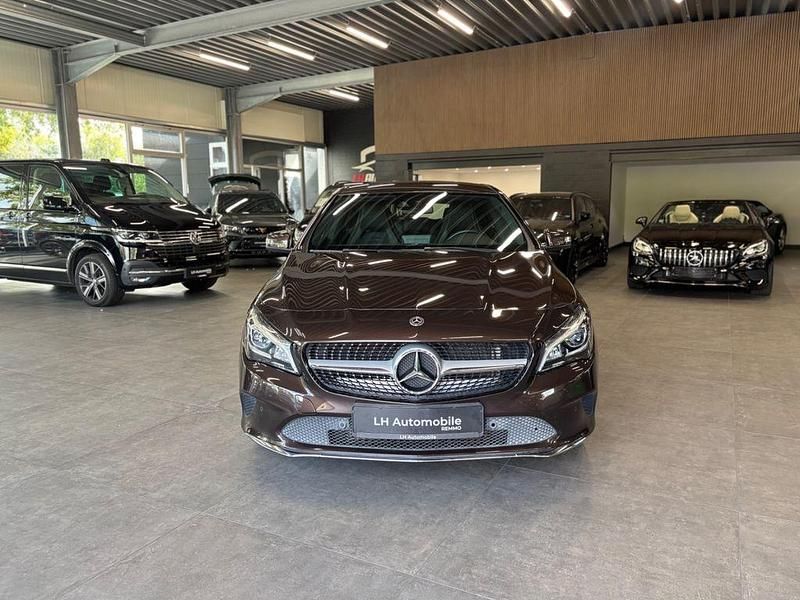 Braun Gebraucht 2017 Mercedes CLA200 Shooting Brake Kombi | 18.990 € (Fairer Preis) - Bild 1/4