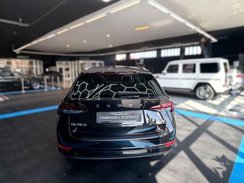 Usado Skoda Octavia 245 HP (180 kW) 2020 Andere Sedan