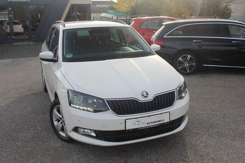Bila candy/candyweiss Gebraucht 2017 Skoda Fabia Style Kombi | 8.990 € (Fairer Preis) - Bild 1/4