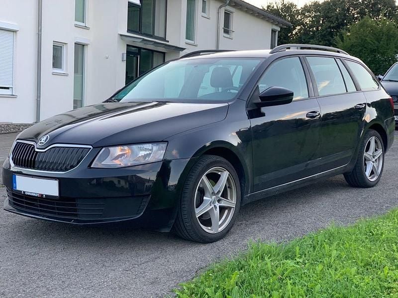 Schwarz Gebraucht 2014 Skoda Octavia Active Kombi | 5.900 € (Fairer Preis) - Bild 1/4