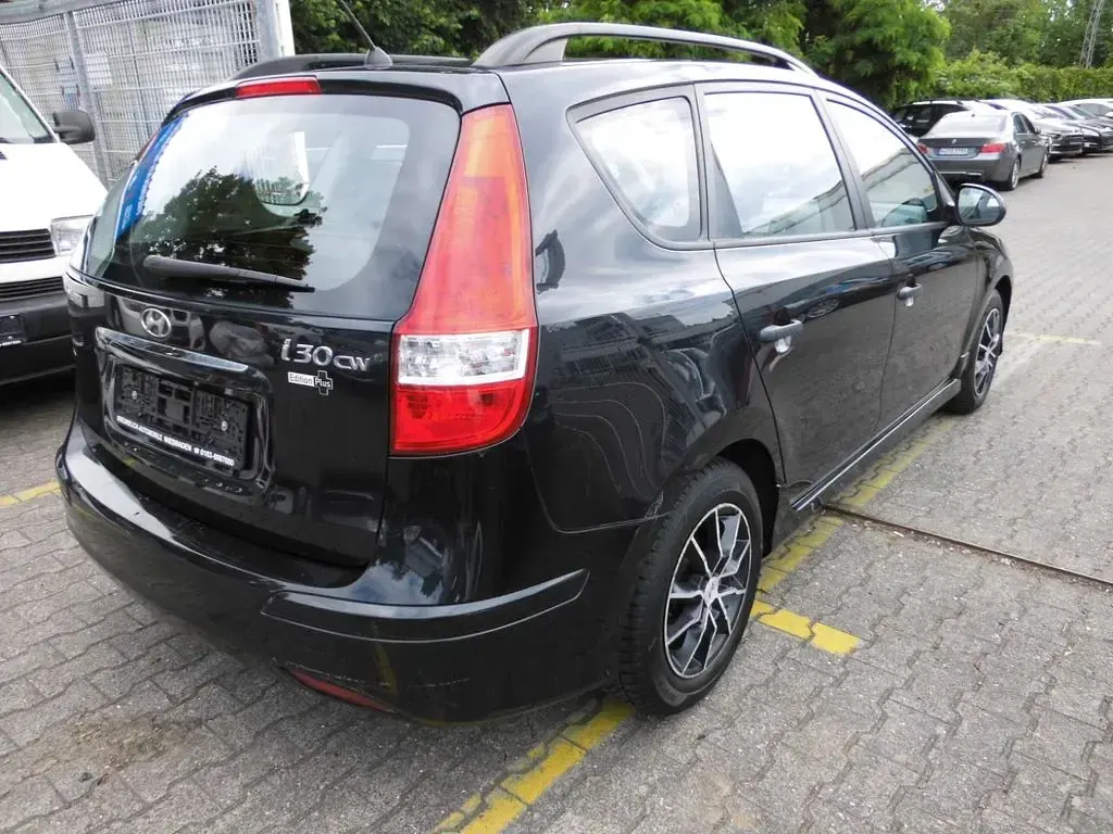 Gebraucht Hyundai i30 Edition+ 109 PS (80 kW) 2011 Schwarz Kombi