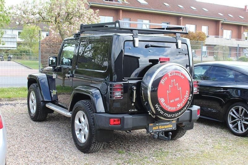 Gebraucht Jeep Wrangler Unlimited Sahara 200 PS (147 kW) 2011 Schwarz SUV