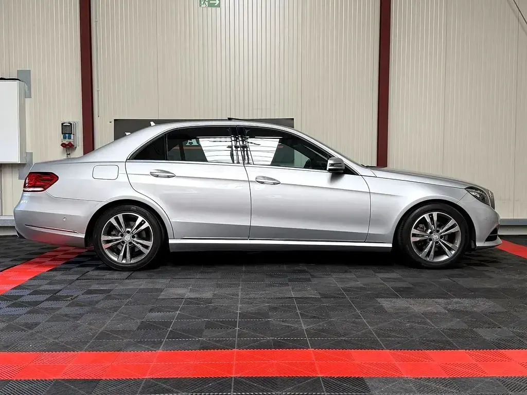 Gebraucht Mercedes E220 170 PS (125 kW) 2014 Silber Limousine