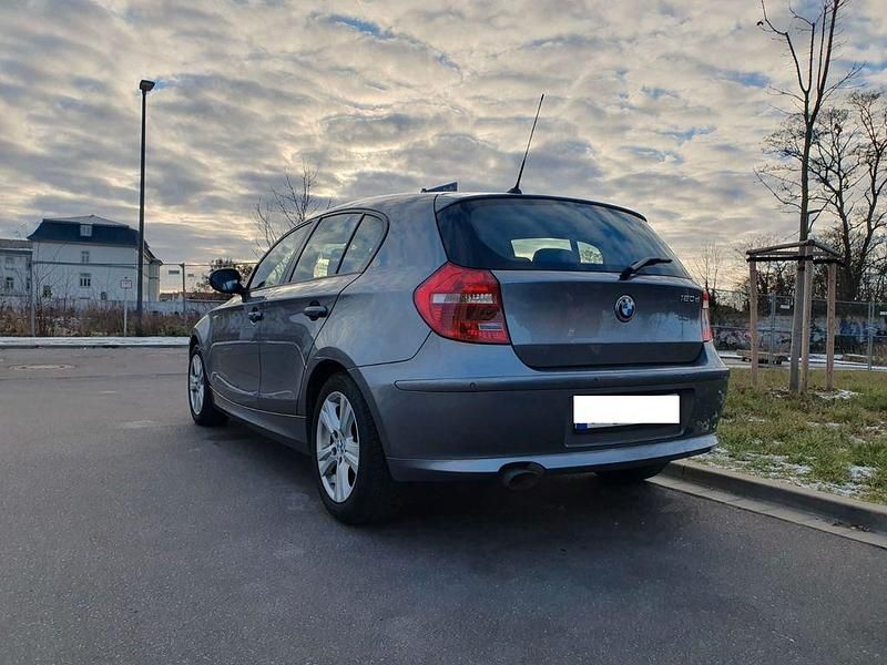 Gebraucht BMW 120 Sport Line 177 PS (130 kW) 2010 Grau Kleinwagen