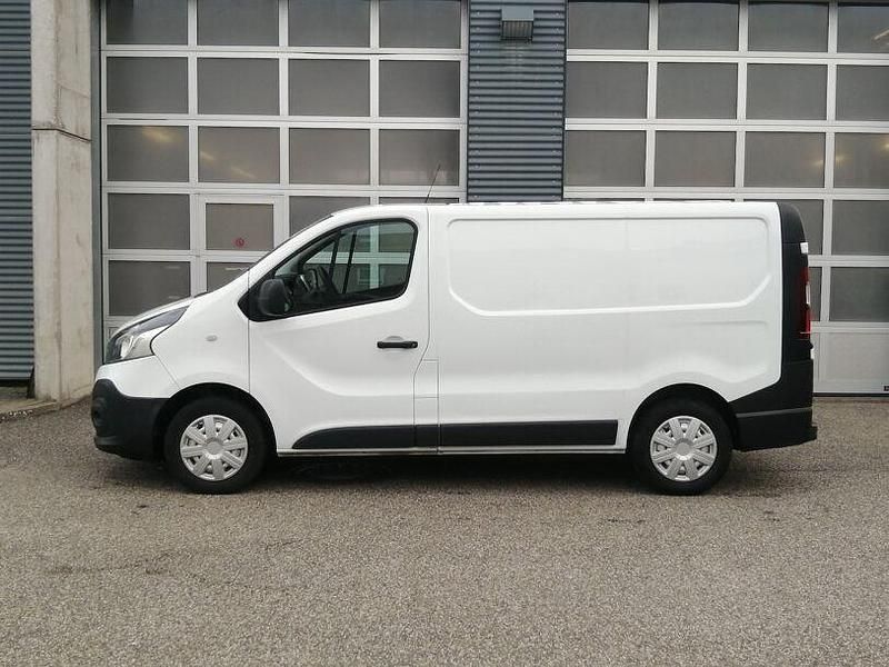 Gebraucht Renault Trafic Komfort 121 PS (88 kW) 2019 Weiß Van / Kleinbus