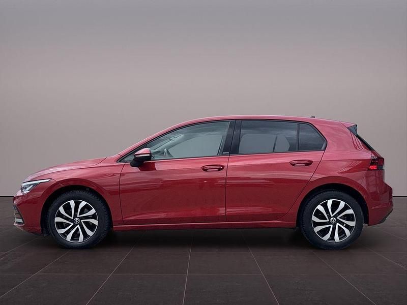 Gebraucht VW Golf VIII Active 110 PS (80 kW) 2021 Kings red metallic Limousine