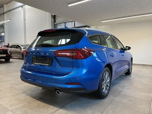 Neu Ford Focus Titanium 114 PS (83 kW) 2025 Desert island blue Kombi