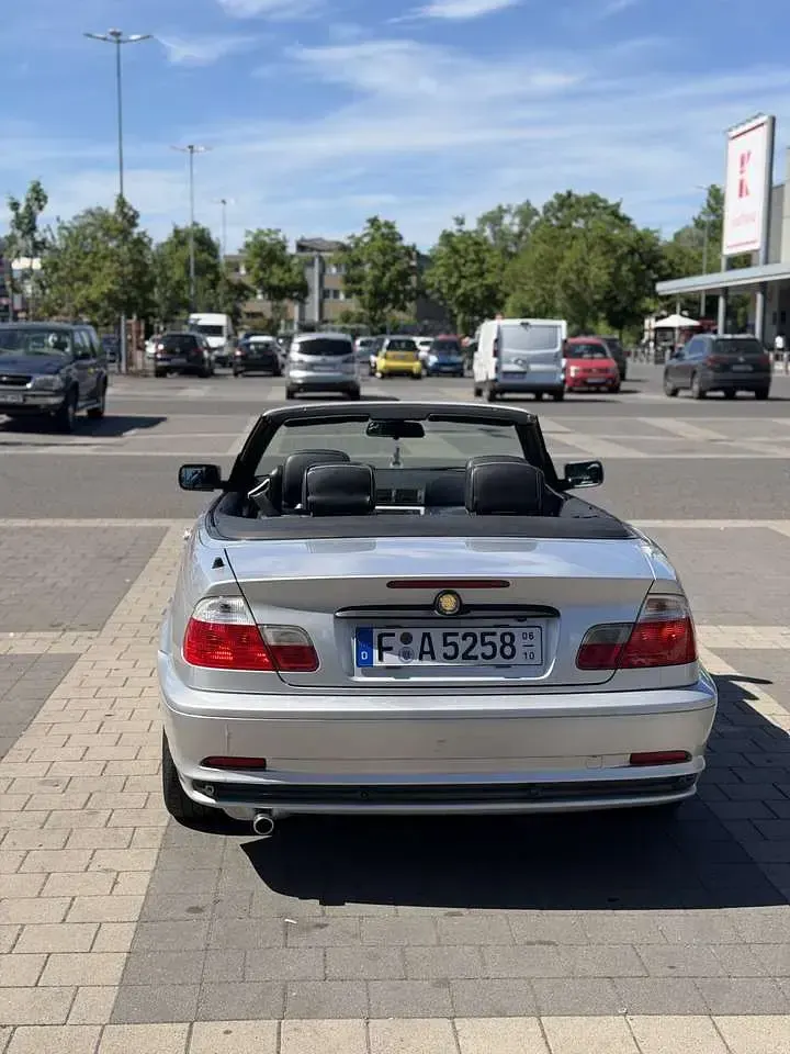Gebraucht BMW 318 143 PS (105 kW) 2002 Silber Cabrio