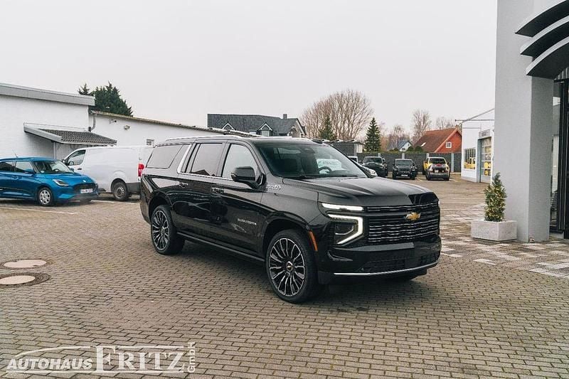 Neu Chevrolet Suburban 426 PS (313 kW) 2025 Schwarz SUV