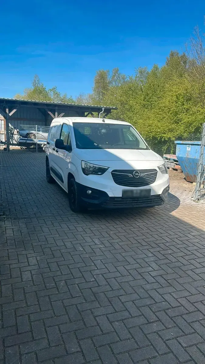 Usado Opel Combo 105 HP (77 kW) 2019 Branco Monovolume