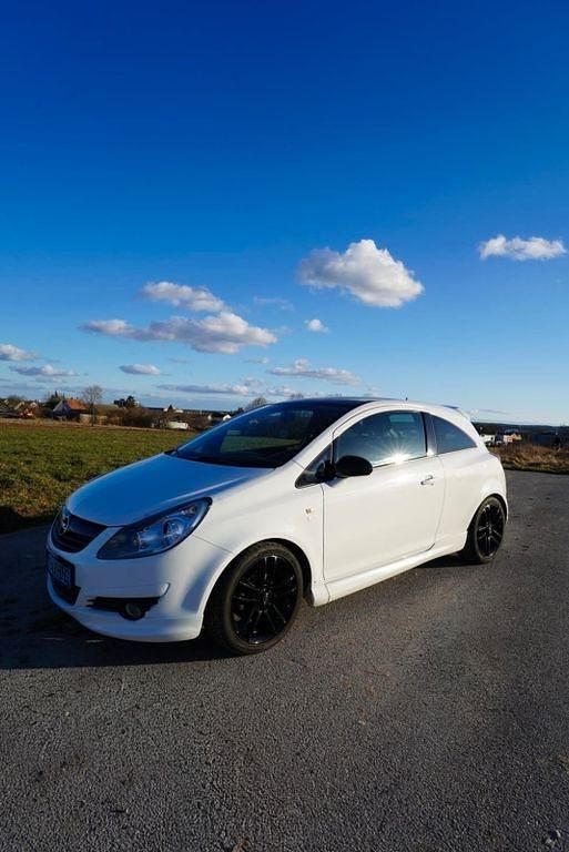 Gebraucht Opel Corsa Edition 90 PS (66 kW) 2008 Weiß Kleinwagen