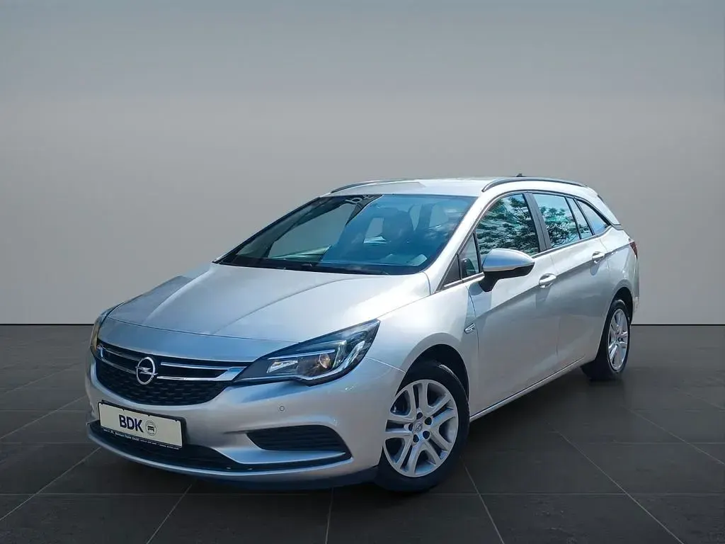 Gebraucht Opel Astra Edition 110 PS (80 kW) 2018 Silber Kombi