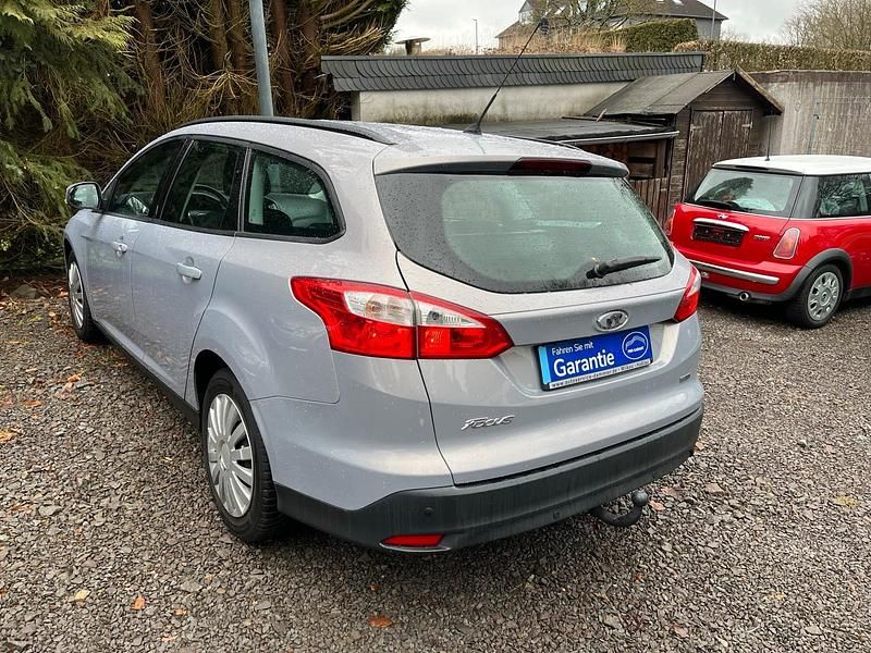 Gebraucht Ford Focus 105 PS (77 kW) 2012 Silber Kombi