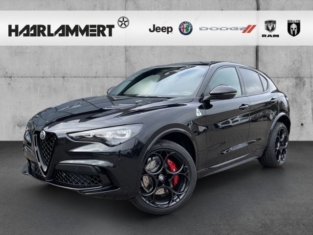 Nero vulcano, metallic) (schwarz Neu 2025 Alfa Romeo Stelvio Quadrifoglio SUV | 104.990 € - Bild 1/4