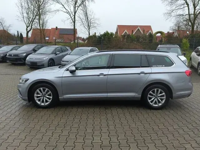 Gebraucht VW Passat Business 150 PS (110 kW) 2022 Silber Kombi