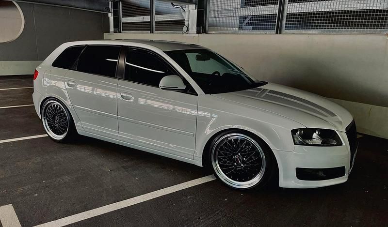 Gebraucht Audi A3 Ambiente 125 PS (91 kW) 2010 Weiß Limousine