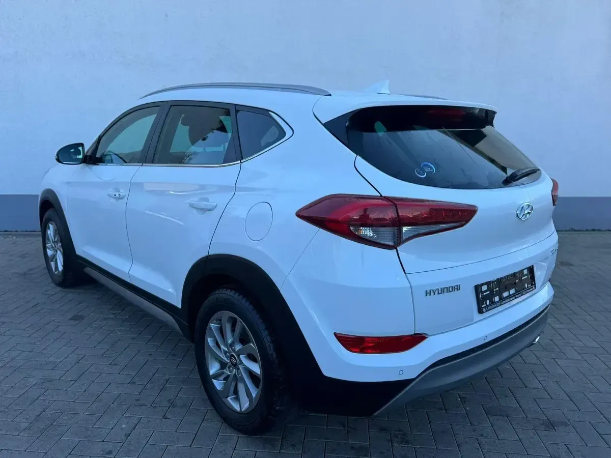 Gebraucht Hyundai Tucson Trend 177 PS (130 kW) 2017 Weiß SUV