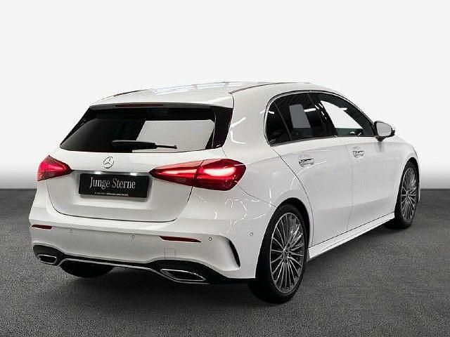 Weiß Gebraucht 2023 Mercedes A200 Advanced Plus Limousine | 33.100 € (Etwas zu teuer) - Bild 1/4