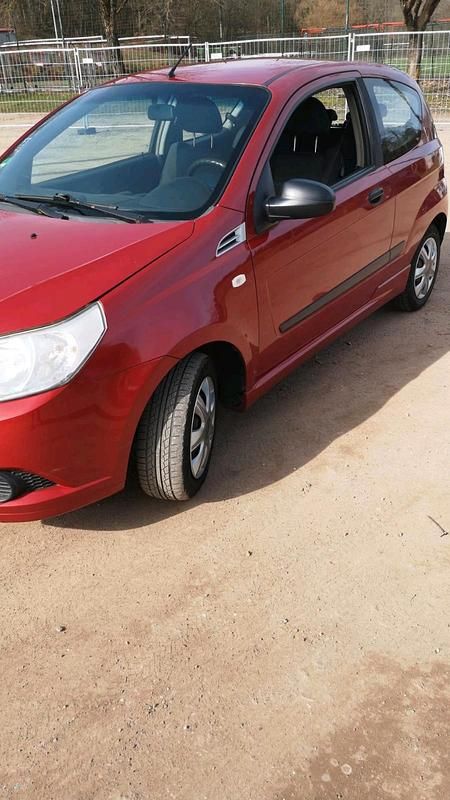 Gebraucht Chevrolet Aveo 84 PS (61 kW) 2009 Rot Kleinwagen