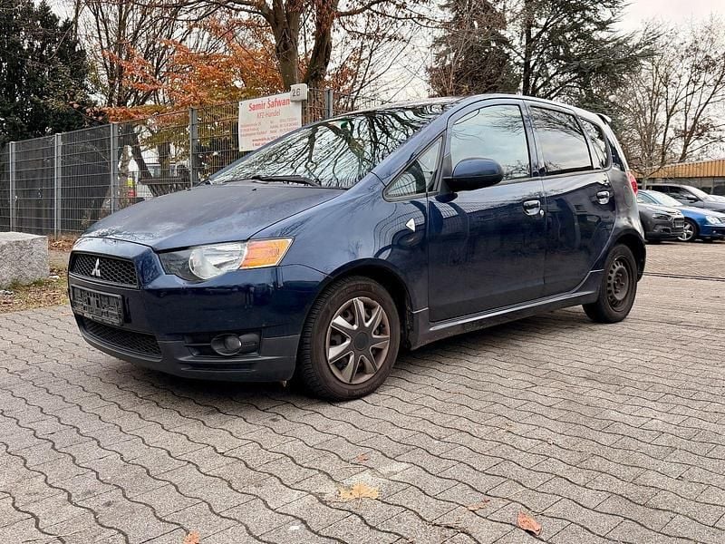 Gebraucht Mitsubishi Colt Plus 95 PS (69 kW) 2013 Blau Kleinwagen