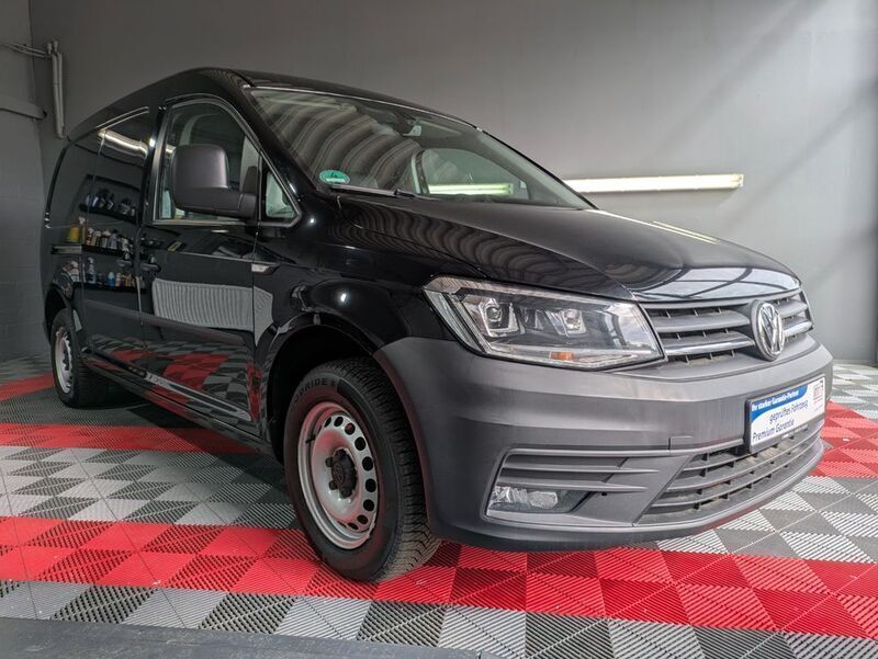 Schwarz Gebraucht 2018 VW Caddy Maxi Van / Kleinbus | 11.999 € (Guter Preis) - Bild 1/4