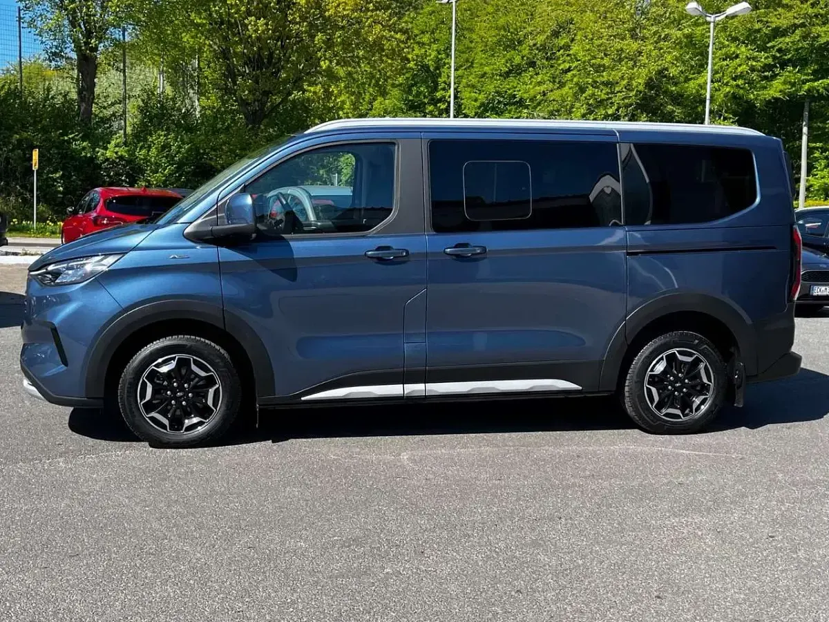 Gebraucht Ford Tourneo Active 150 PS (110 kW) 2025 Blau Van / Kleinbus