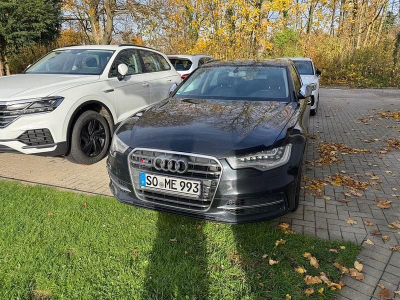 Schwarz Gebraucht 2012 Audi S6 Sport Kombi | 18.500 € (Etwas zu teuer) - Bild 1/4