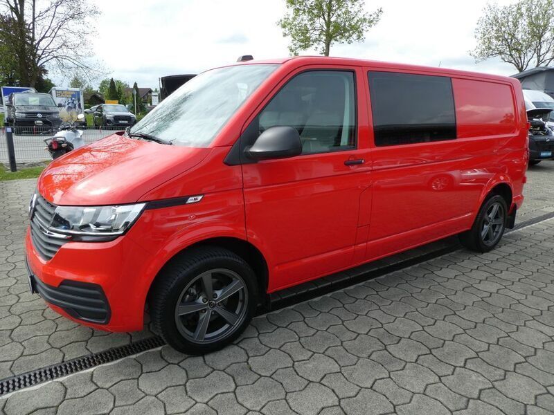Gebraucht VW T6.1 150 PS (110 kW) 2020 Verkehrsrot Van