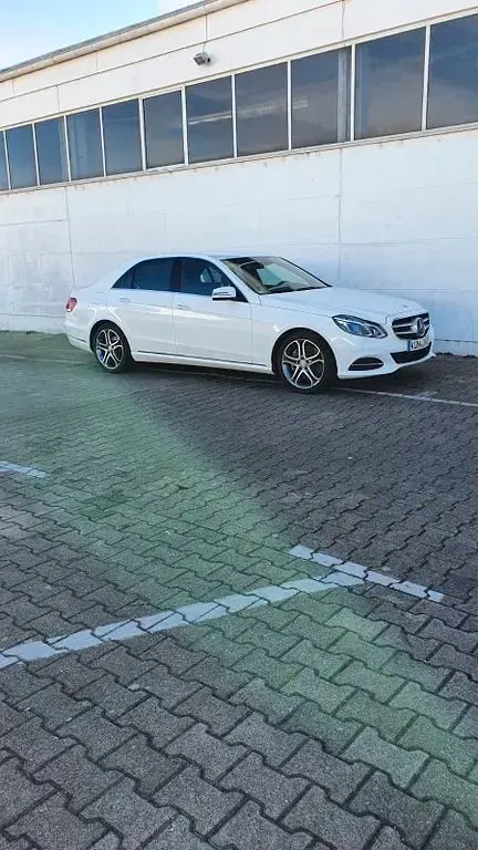 Gebraucht Mercedes E400 Avantgarde 333 PS (244 kW) 2013 Weiß Limousine