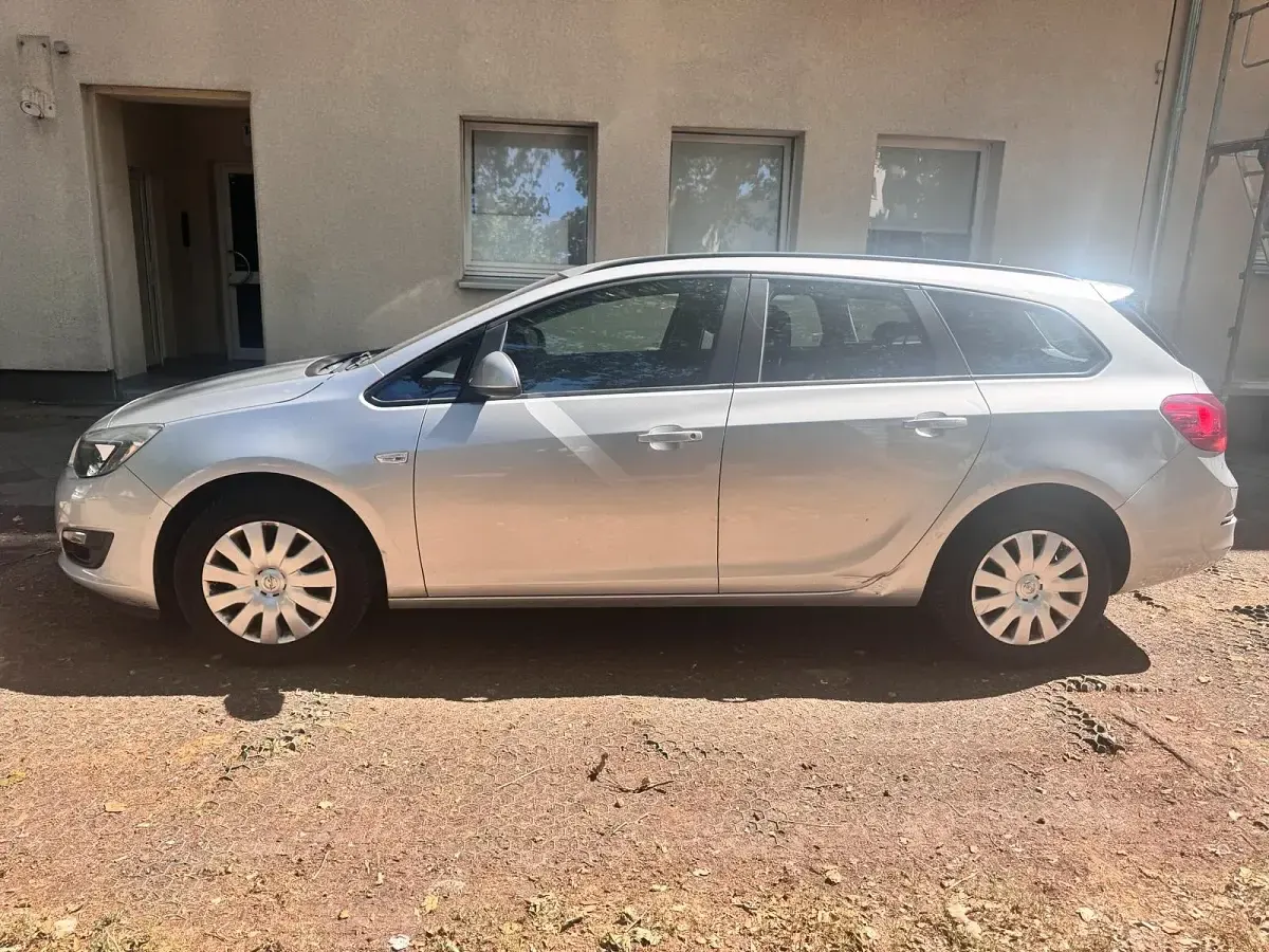 Gebraucht Opel Astra 116 PS (85 kW) 2016 Silber Kombi