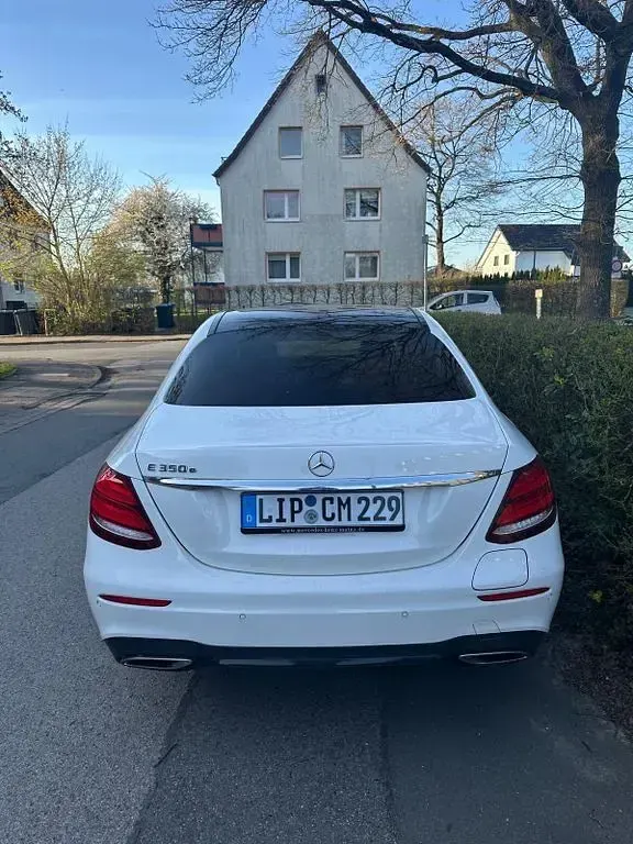 Gebraucht Mercedes E350 AMG line 286 PS (210 kW) 2018 Weiß Limousine